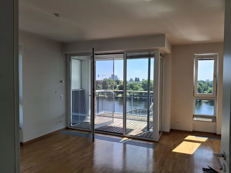 frisch renovierte 2-Zimmer-Wohnung  mit Blick aufs Wasser zu vermieten - ab sofort — photo 1